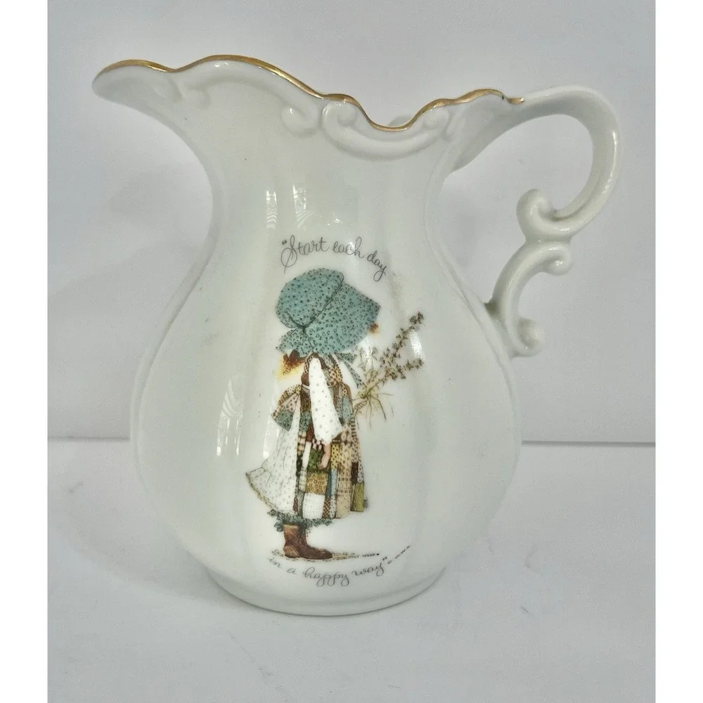 Holly Hobbie Porcelain Pitcher START EACH DAY IN A HAPPY WAY 1973 6